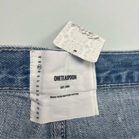 NWT One teaspoon Outlaws Frayed Distressed denim shorts - Picture 7 of 15